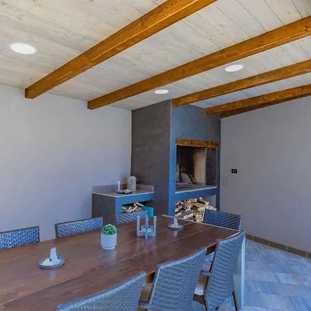 Apartment In Vrvari/istrien 9898
