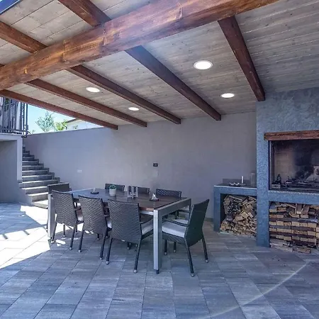Apartment In Vrvari/istrien 9898