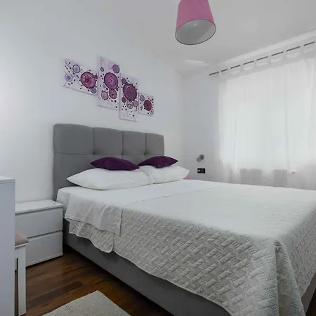 In Vrvari/istrien 9898 Apartment *