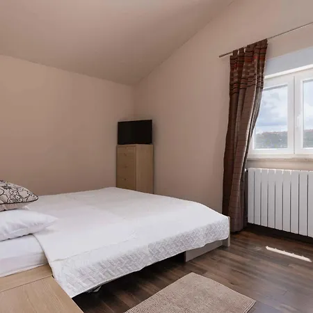 In Vrvari/istrien 9898 شقة بوريتش